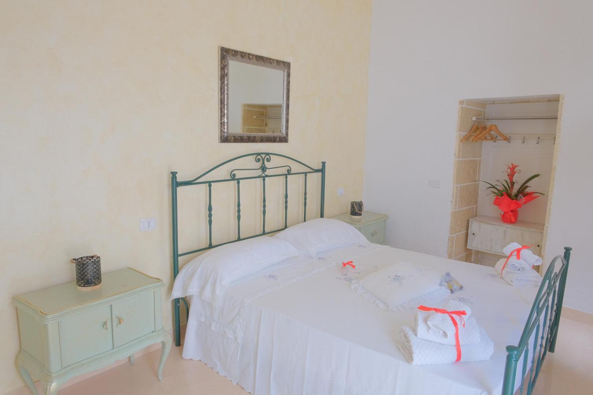 Bed and Breakfast I Ricordi Di Anna Алецио Экстерьер фото